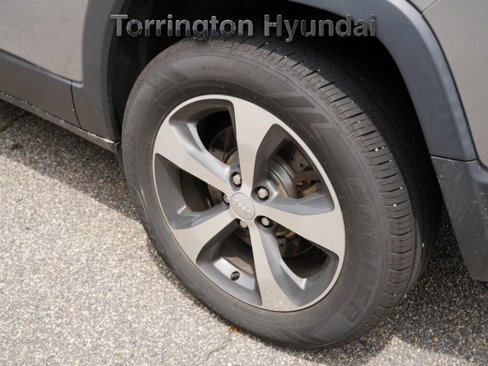 Used 2019 Jeep Cherokee Limited image 13