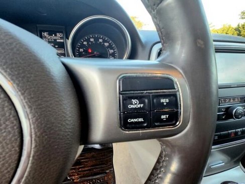 Used 2012 Jeep Grand Cherokee Laredo image 14
