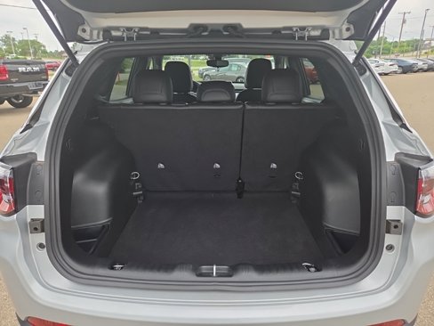 New 2025 Jeep Compass Latitude image 7