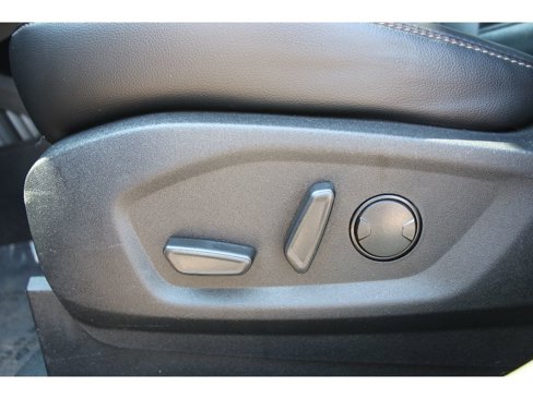 Used 2023 Ford Edge SEL image 9
