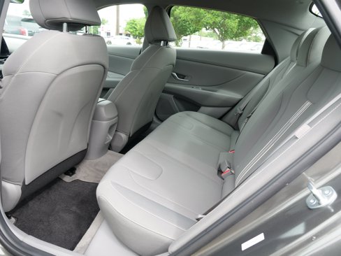 Used 2024 Hyundai Elantra SEL image 13