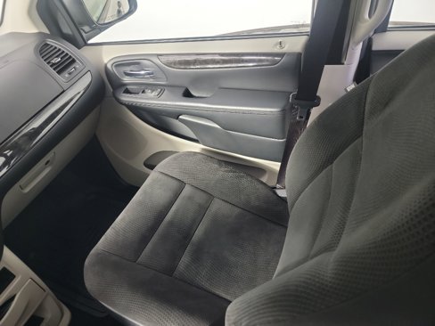 Used 2016 Dodge Grand Caravan American Value Package image 22