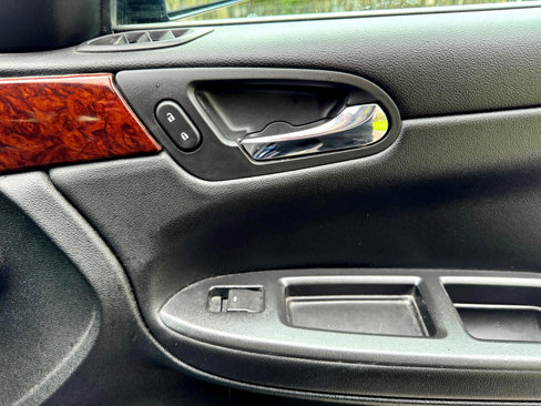 Used 2011 Chevrolet Impala LT image 31