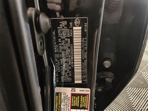 Used 2018 Toyota Camry SE image 30