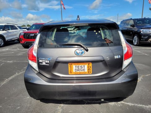 Used 2016 Toyota Prius C Four image 9