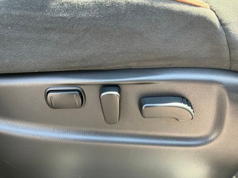 Used 2019 Nissan Armada SV image 41