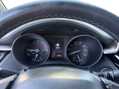 Used 2019 Toyota C-HR XLE image 16
