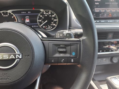 Used 2023 Nissan Rogue SV image 18