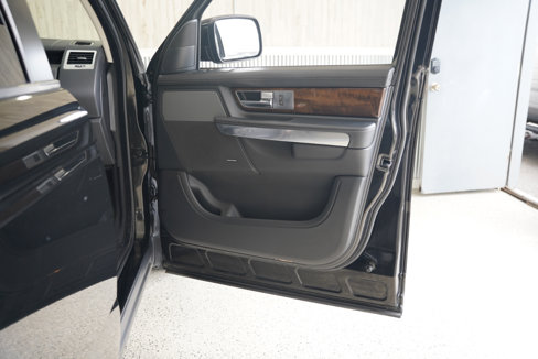 Used 2011 Land Rover Range Rover Sport HSE image 31