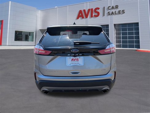 Used 2024 Ford Edge Titanium image 5