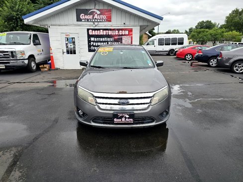 Used 2010 Ford Fusion SE image 2