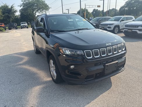 Used 2022 Jeep Compass Latitude w/ Sun and Sound Group image 3