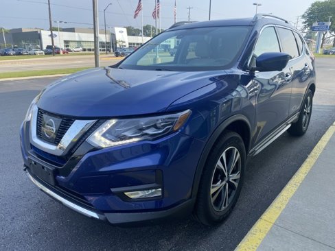 Used 2017 Nissan Rogue SL image 2