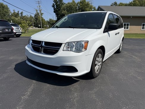 Used 2020 Dodge Grand Caravan SE w/ UConnect Hands-Free Group image 1