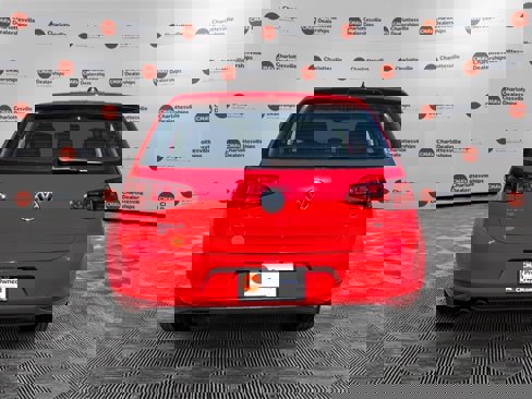 Used 2017 Volkswagen Golf SE image 4