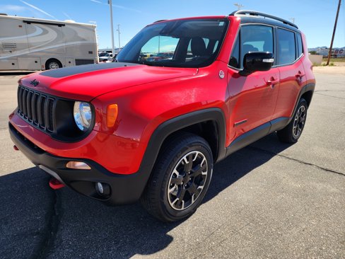 Used 2023 Jeep Renegade Trailhawk image 3