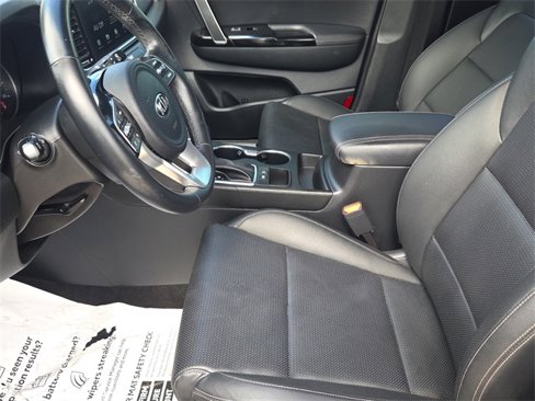 Used 2021 Kia Sportage EX image 17