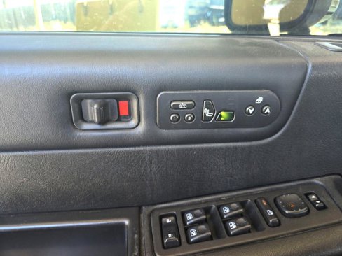 Used 2005 HUMMER H2 w/ Preferred Equipment Group image 26