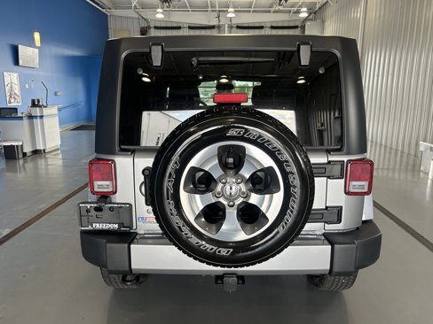 Used 2018 Jeep Wrangler Unlimited Sahara image 5
