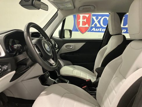 Used 2018 Jeep Renegade Latitude image 20