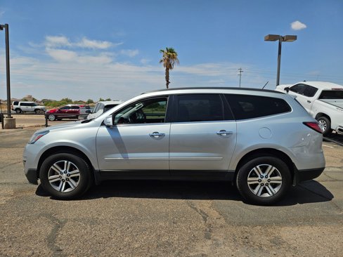 Used 2015 Chevrolet Traverse LT image 2
