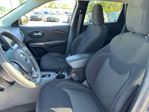 Used 2020 Jeep Cherokee Latitude w/ Mobile Office Group image 14