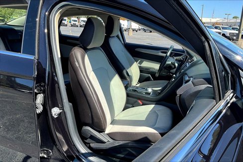 Used 2020 Ford Fusion SE w/ Equipment Group 151A image 7