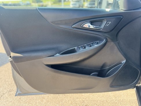 Used 2023 Chevrolet Malibu LT image 9