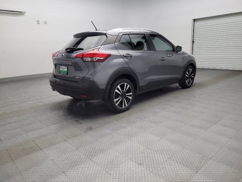 Used 2020 Nissan Kicks SV image 9