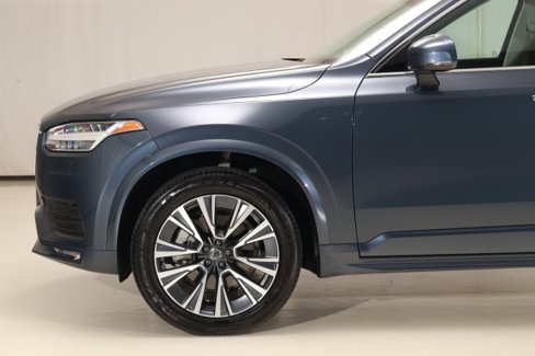 Used 2022 Volvo XC90 T5 Momentum w/ Advanced Package image 2