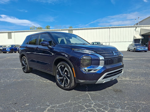 Used 2022 Mitsubishi Outlander SE image 1