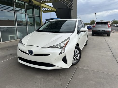 Used 2018 Toyota Prius Four image 2