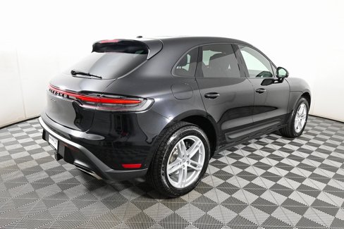Certified 2025 Porsche Macan image 28