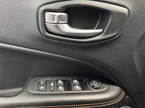 Used 2018 Jeep Compass Sport w/ Cold Weather Group image 8