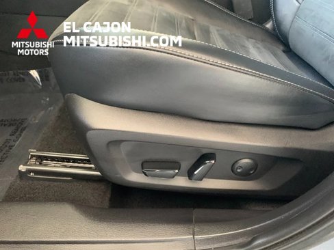 Used 2024 Mitsubishi Outlander SE image 12