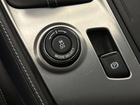 Used 2014 Chevrolet Corvette Stingray Convertible w/ 2LT Preferred Equipment Group image 30