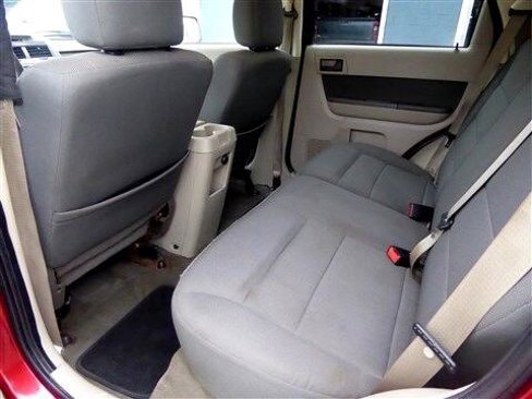 Used 2010 Ford Escape XLT image 17