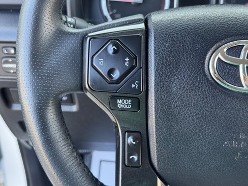 Used 2022 Toyota 4Runner TRD Off-Road image 23