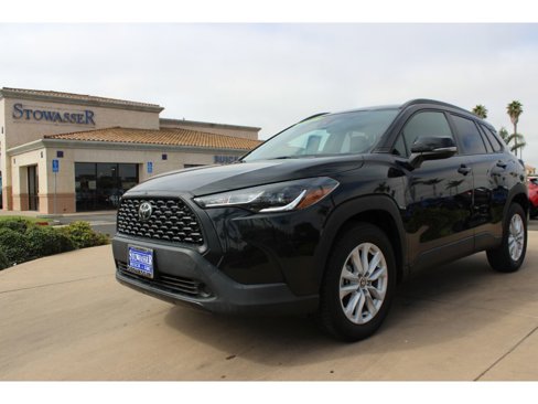 Used 2022 Toyota Corolla Cross LE image 1