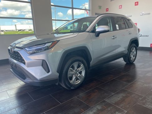 Used 2024 Toyota RAV4 XLE image 3