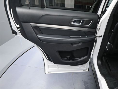 Used 2019 Ford Explorer XLT w/ Equipment Group 202A image 15