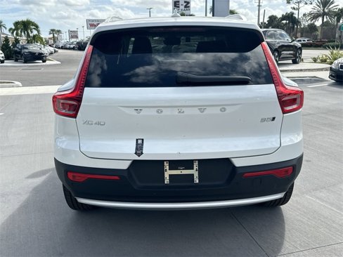 New 2025 Volvo XC40 B5 Core w/ Protection Package Premier image 8