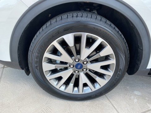 Certified 2022 Ford Escape Titanium image 38