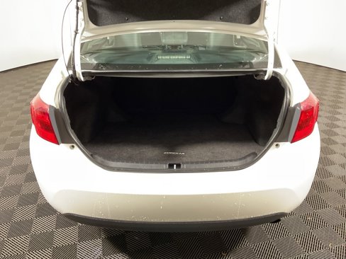 Used 2017 Toyota Corolla L image 13