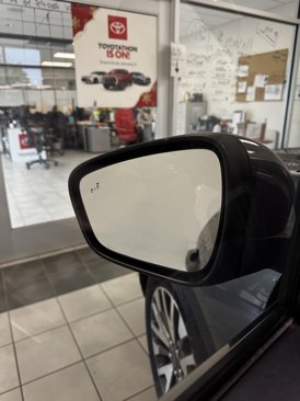 Used 2020 Ford Escape Titanium image 12