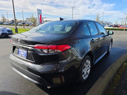 Used 2021 Toyota Corolla LE image 6