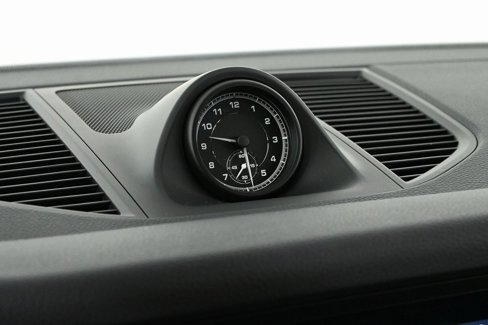 Used 2025 Porsche Macan image 17
