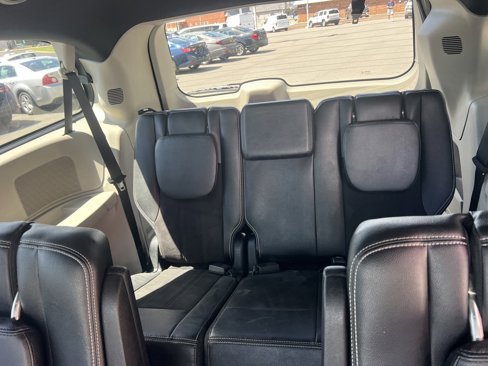 Used 2020 Dodge Grand Caravan SXT image 17