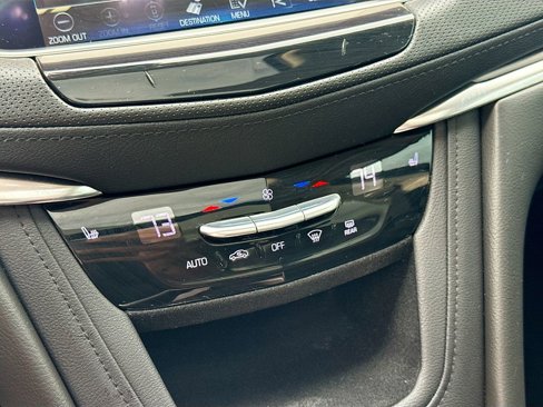 Used 2019 Cadillac XT5 Luxury image 16