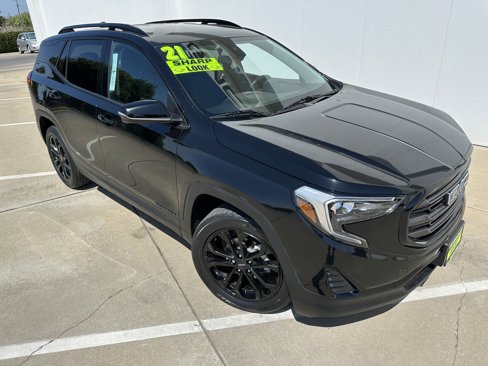 Used 2021 GMC Terrain SLE w/ Driver Convenience Package image 4